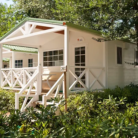 מלון Isamar Village קיוג'ה